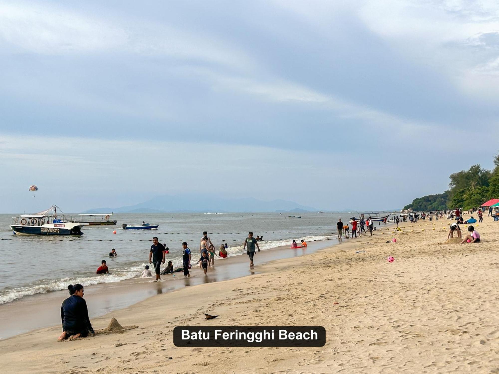By The Sea- Pool And Sea View Apartment Batu Ferringhi Exterior photo